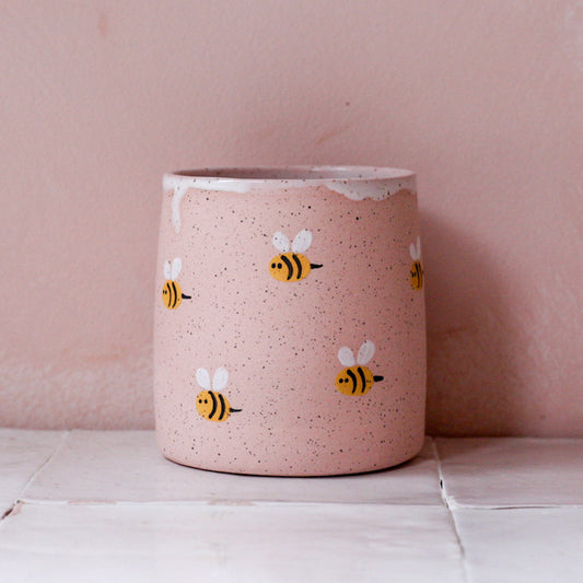 bee cup