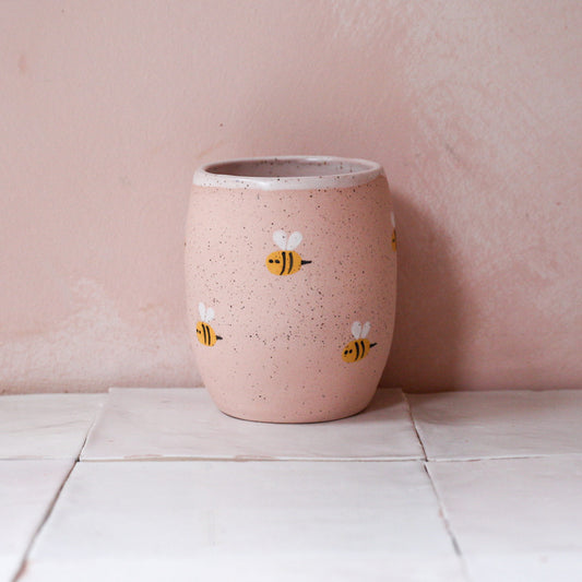 bee cup